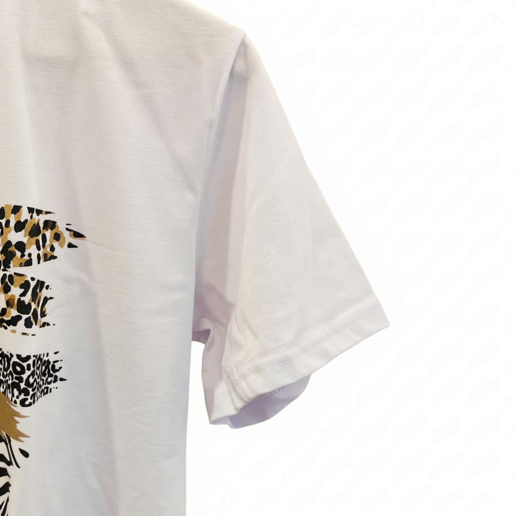 Detalle manga lisa camiseta