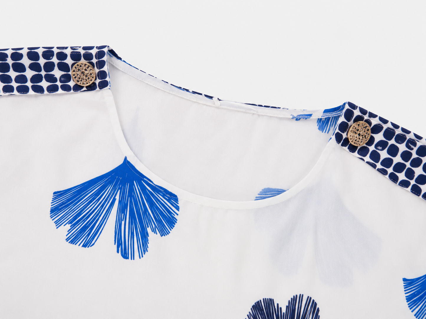 Blusa Blanca Estampado Hojas Azules