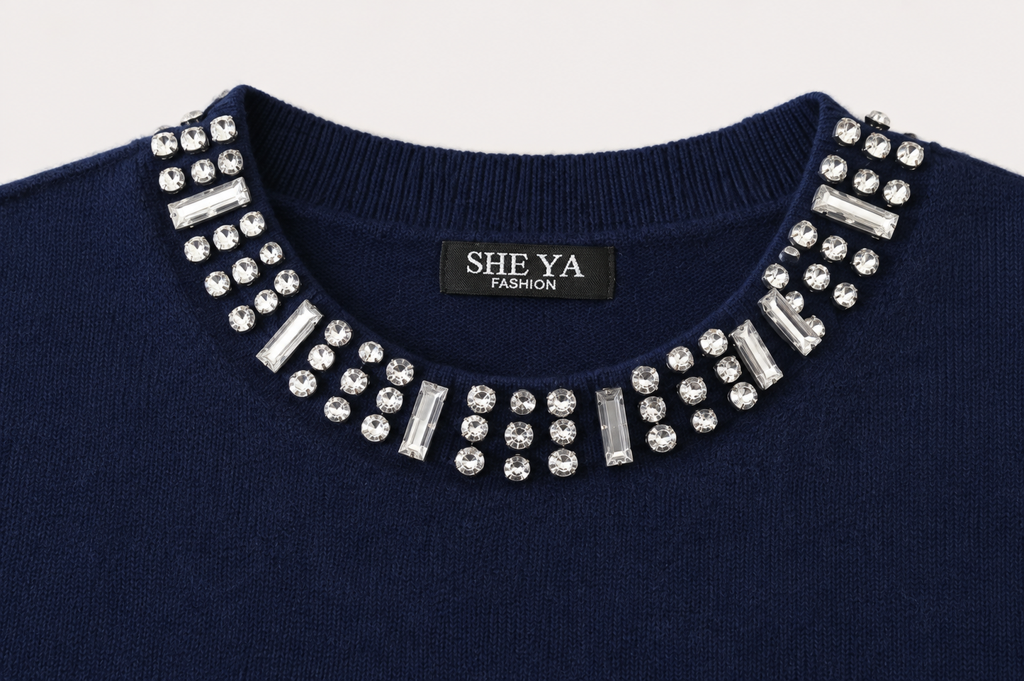 Jersey de Punto Azul Marino con Cuello de Pedrería