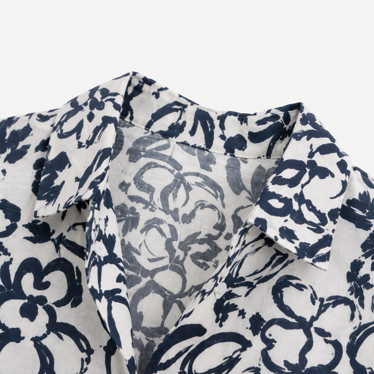 Camisa Floral Azul Estilo Mediterráneo