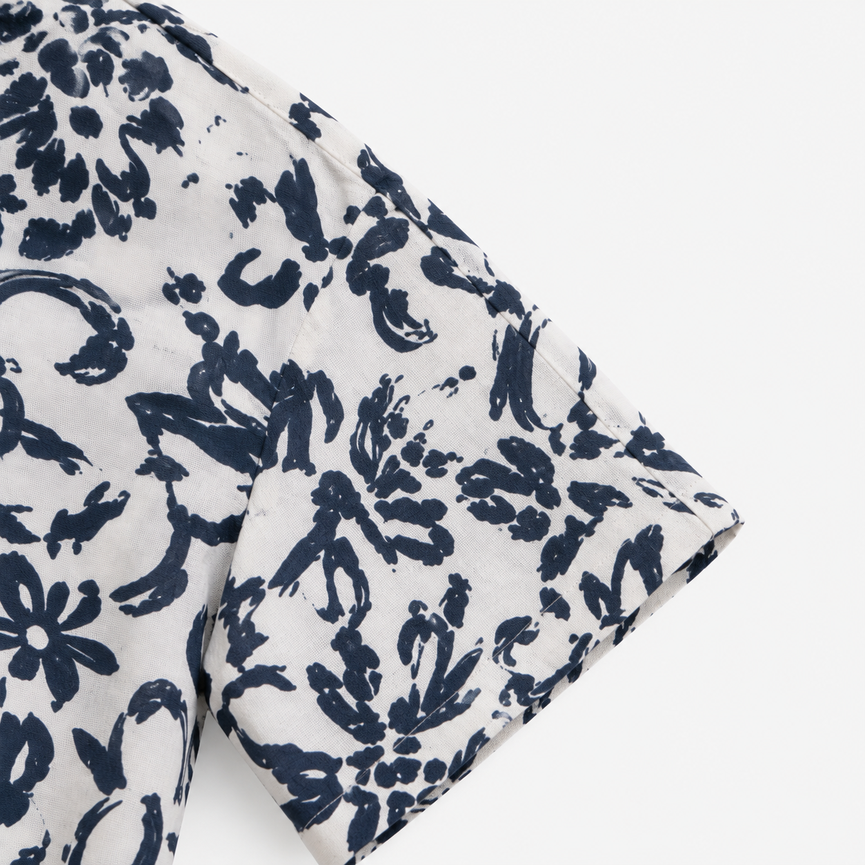 Camisa Floral Azul Estilo Mediterráneo