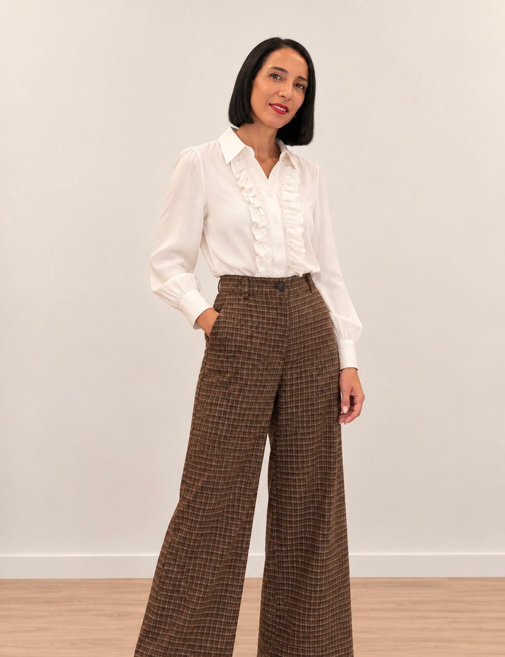 Blusa Cruda con Volantes Frontales