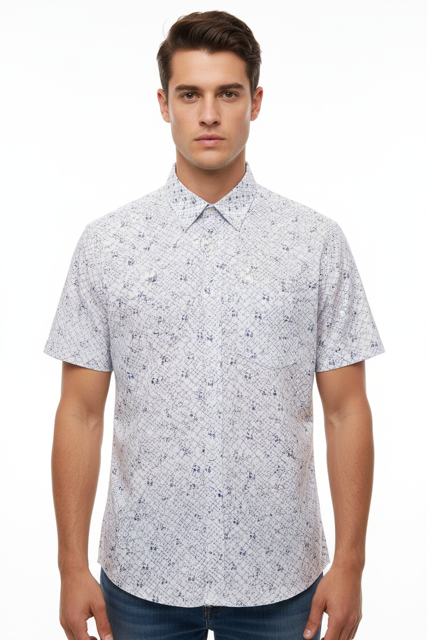 Camisa manga corta blanca estampada modelo masculino
